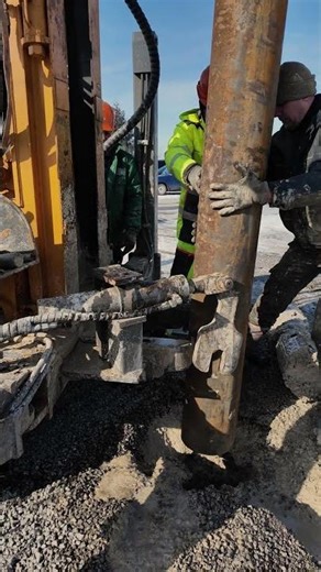 Installing STEEL CASING on a Drilling Rig: Water Well Construction #waterwell #drillingrig #drill