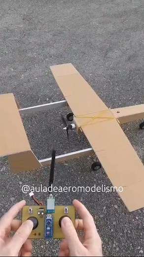 🛫🏅Aula de Aeromodelismo🏅✈ | Comente ARDUINO pra aprender a fazer esse avião e o rádio controle com Arduino. Comece por onde você consegue no aeromodelismo! O... | Instagram