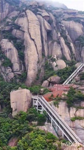 A one-shot video shows you the stunning mountain climbing super elevator built #amazingchina