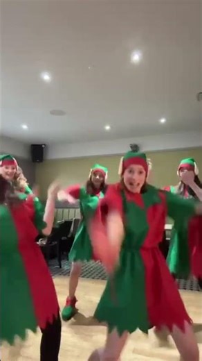 Bringing the Elf Magic at Christmas #christmaselves #skcoaches #christmasmagic #musicaltheatre