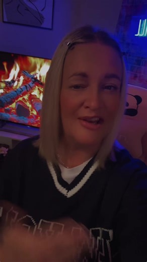 Good morning my TikTok friends happy Tuesday. Hope you’re all have the best day. It’s tipping down of rain here all day today so I’ll just be getting my prep today. Got lots to do in there busy busy busy #FYP #lipsynce #facialparalysisawareness #ForYouPage #GoodMorningTikTok