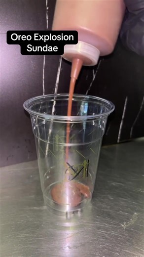 Perfect in this heat wave🥵Oreo explosion sundae🍨#yum #birminghamdesserts #milkcake #goviral #fyp #viraltiktokvideo #trendin #kunafa #halalfood #summer #foodies #brumfoods #bubbletea #birmingham