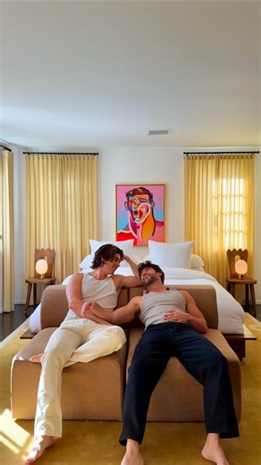 The transformation of our bedroom continues with a new sofa 🙃 which set-up do you prefer? We’re obsessed with this Atmosphere sofa from @cozey, it’s so comfy I don’t think we’ll ever leave our bedroom! 💞C #cozeypartner | Yummertime