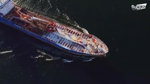 How Oil Tankers and LNG Carriers Work and are Designed - Documentary