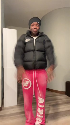 Sweats from @timeloopvisionz use discount code “emman” New type of dancing style need some practice though 👀 👀 👀 🔥🔥🔥 #viral #fyp #braziliandance #trend #dance TikTok Dances to learn | easy Dance to do | Brazilian dances to learn