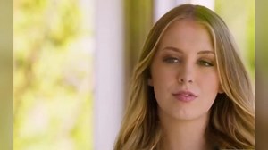 #为艺术献身的女演员——Chloe Scott