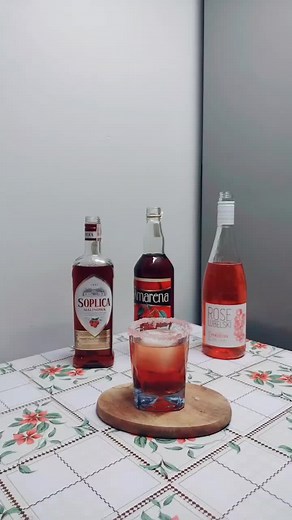 Delicious Amarena Cocktail Recipe with Raspberry Liqueur