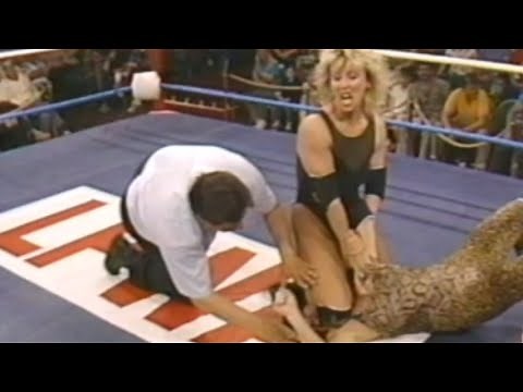 1990 - Susan Sexton Vs Miss Linda | Women's Wrestling | Old School Wrestling