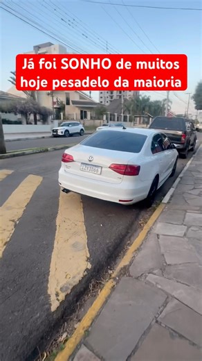 Volkswagen Jetta 2.0 turbo ainda vale a pena?