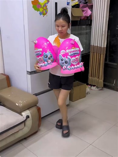 3xqbhrk9k5kcyae和女儿pk 拆超大盲盒，谁输谁赢你们说了算