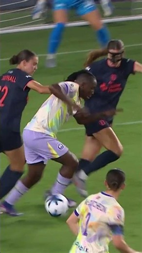 Barbra Banda tees up Cori Dyke for an absolute rocket 🚀