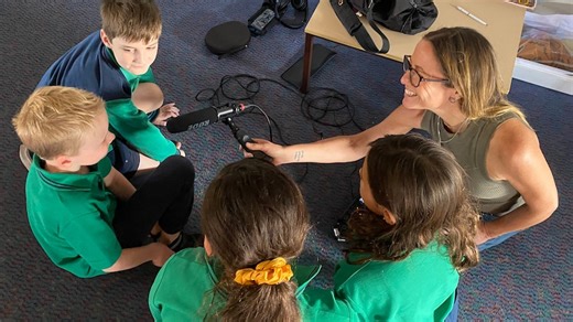 Hey History! is a new podcast that brings Australian history into primary classrooms - ABC Education