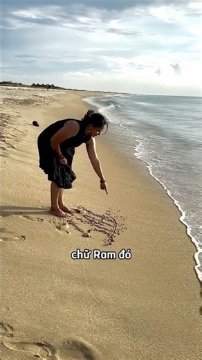 Cô gái đi tìm dấu hiệu từ Chúa #shorts