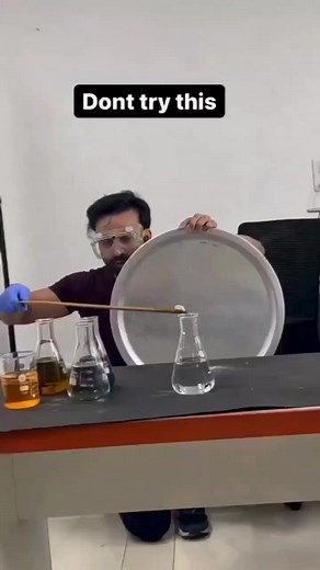 431K views · 5.7K reactions | Sodium in water Dont try this #chemistry #scienve #sodium #lablife #experiment | Microbiology World | Facebook