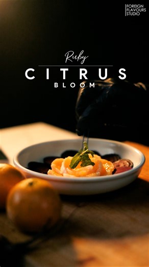 Pouring the Perfect Ruby Citrus Bloom🔊#foreignflavoursstudio #cinematicfood