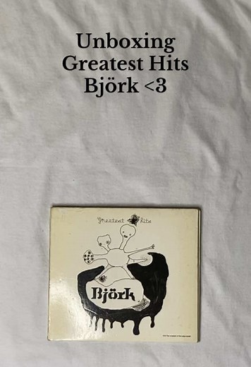 Unboxing do álbum Greatest Hits - Björk (CD) #cd #cdunboxing #unboxing #unboxingvideo #unboxingcd #fy #foru #foryou #bjork #björk #greatesthits #y2k #itsinourhands #remix