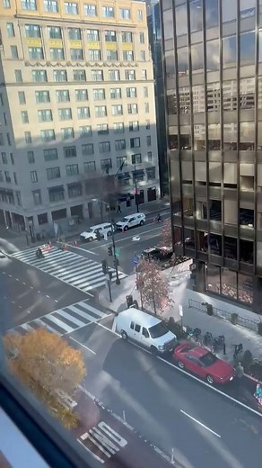 🚨HOLY CRAP! Video has been released mere MOMENTS after National Guardsmen were shot near the White House Glass is shattered and personnel are seen surrounding several people on the ground. This video shows people APPREHENDING the suspect. | America's Voice Live