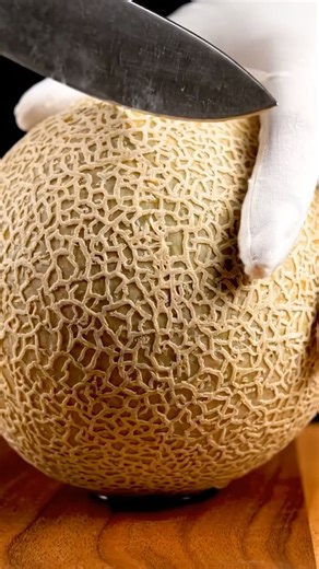 ultra-realistic melon cutting asmr 🍈 | cinematic 4k macro | satisfying fruit slicing #melon