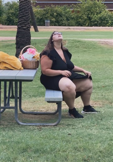 Picnic tables really remind me of the “kids tables” at family gatherings 🤗I always think it’s cool when I see adults using the picnic tables at the park 🛝🏞️