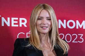 De «Mégamix» aux Césars, le fabuleux destin de Virginie Efira