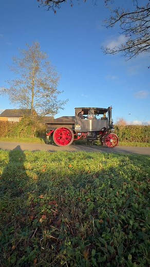 Shall we have tractor Tuesday? Foden D type tractor 13762 catches the winters evening sun a few weeks back on the old SODEM run! | Oliver Moore Photography