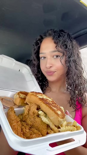 76K views · 2.5K reactions | @Raising Cane's asmr 朗 #fyp #foryou #foryoupage #fypシ゚viral #fypシ #sanaaeats #fypage #asmr #notalking #eating #eat #ea | Sanna | Facebook