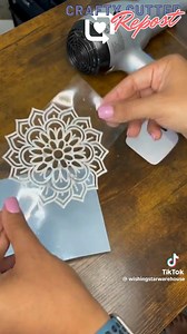 14K views · 46 reactions | Problems with stubborn vinyl not lifting onto your transfer sheet? Try this little hack out! 殺  Credit - wishingstarwarehouse/TT . . . #cricutmade #oracalvinyl #vinyljunkie #vinylhack #craftycutteruk | Crafty Cutter Limited | Facebook