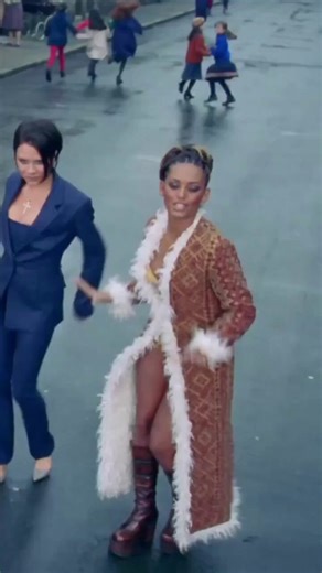 Back then, divas dressed classy, seductive yet elegant! The Spice Girls are living proof. Now… things are a bit different. Do you miss this era?
