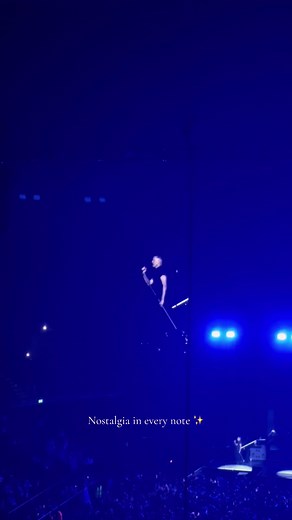 A dream came true. hearing Everything I Do live. Goosebumps forever ❤️ #BryanAdams #everythingido #NostalgiaHits #ConcertVibes #MusicMemories #UnforgettableMoments #o2 #london #2025 #fy