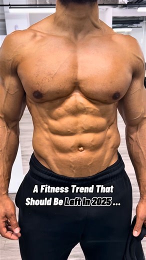 ℙete | Online Coach on Instagram: "It should have been left long ago💯 If you want shredded abs and you have a layer of fat on your belly, you need to apply a calorie deficit to lose it📈 Tracking your food intake is essential to ensure you’re in a deficit daily. I use the @thekalo.app 📲 to keep track of my macros🍔🍜🥘 When I don’t have the option to weigh every ingredient, the foto scanning feature is great for giving an estimate in a matter of seconds⏱️ try it out and see for yourself! #gymm