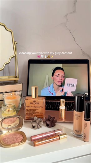 Cleaning your fyp with my girly content 🎀✨ 🤍 #girlcontent #aesthetic #cleaningfyp #cleanliving #creatorsearchinsights