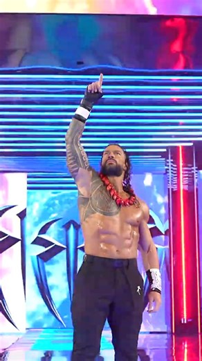 Roman Reigns walks out alone at WrestleMania 41 ☝️