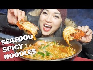 SEAFOOD SPICY NOODLES *Lobster + Shrimp (MUKBANG OUTSIDE) *LETS EAT | SASVlogs