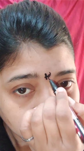 Kya sach me bindi jop pe jane ke liye hai 🤭#bindi #makeup #youtubeshorts #trendingshorts #viral #yt