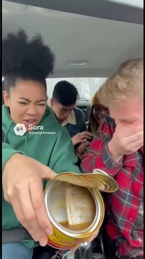 The guys decided to try surstromming in a closed car #surstromming