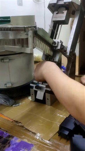 Fast Automatic Terminal Pin Insertion Machine in Action