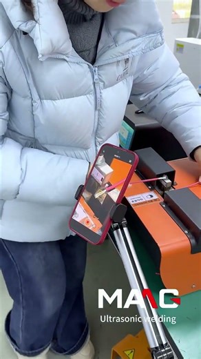 performs one-to-one welding on 1.5 square millimeter copper tinned wiring harnesses