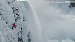 Professional climber, Will Gadd, was the first person ever to ascend the frozen sections of one of the world’s largest flowing waterfalls, Niagara Falls 🙌🏼 📸: Red Bull Content Pool | Wired For Adventure