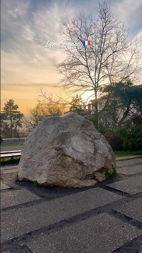 The "gros caillou" (big #rock) is a true symbol of the Croix-Rousse district in #Lyon #France 🇫🇷
