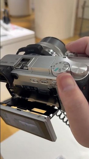 ソニー α6400、発売から数年経っても色褪せないデザインの秘密 ✨ #α6400