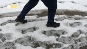 Tips on How Not to Fall On an Icy Sidewalk As The Winter Months Creep Closer