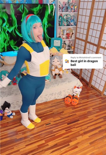 Replying to @Mistahtired Bulma “head over heels” MODE 🥰 #bulma #bulmacosplay #dragonballz #dragonball #cosplay