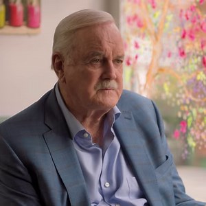 It's hard to be an empty nester when the nest won't stay empty. Alison Steadman and John Cleese star in Hold The Sunset, watch the entire boxset, now available on Foxtel On Demand and Fetch Catch Up. | UKTV Australia