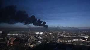 What happens next in Ukraine? Here are 3 possible scenarios