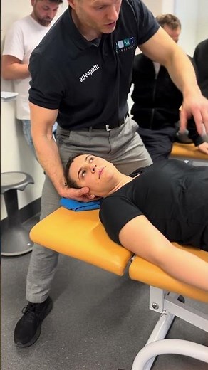 Osteopathic manipulation for neck pain #neckcracking #chiropractic #osteopathy