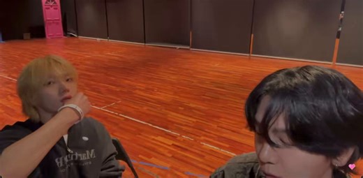 jaehyun 😭😭🐶 but when the concert started, after the first section ended, jungkook sbn was drinking water… and it showed up on the big screen. and i was like.. i really understood why onedoors like watching me drink water🐱 does it make your heart flutter?🐶 i felt like i was gonna pass out, seriously 😂😂 when i saw him drinking water i was like ‘AAAAHHHH!!!’ 😂 and then riwoo was watching me from the side and was like ‘what is he doing…’ and started laughing 😂