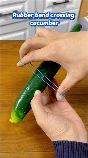 Rubber band crossing cucumber #magic #magicchess