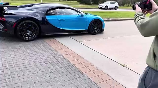 bugatti vs lambo