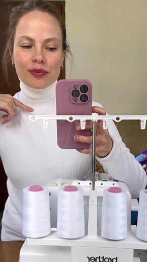 859K views · 24K reactions | Cómo coser el cuello de tortuga perfecto. Usando la over 3534dt de Brother Moda y Creatividad México #tutorialcostura #costura #hechoamano | Casa Ojal: Taller de Moda y Costura | Facebook