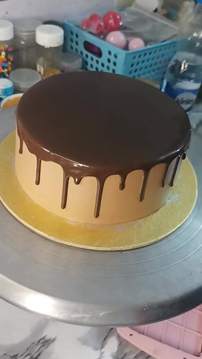 412K views · 8.7K reactions | Customised chocolate cake decoration  #birthdaycake #chocolateball #AshfisSweetTreat #chocolatetopper #edible #viral #foryou #homemadecake #cake #chocolatecake #cakedecoration #fresh #homemade #tasty #homemadechocolate #chocolate #eathealthystayhealthy #eathomemade | Ashfi's Sweet Treat | Facebook